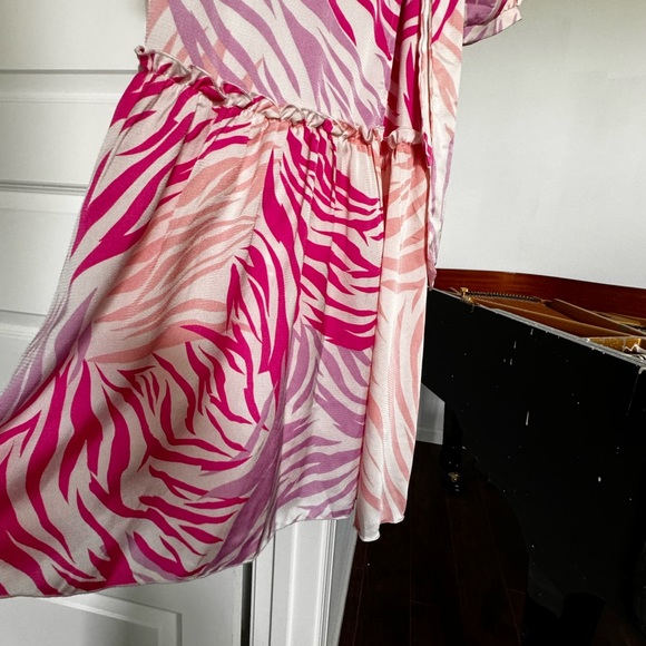 ASOS Dress 💖 - Picture 3 of 5